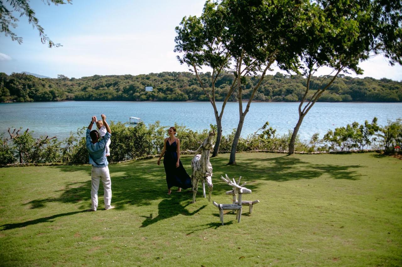 Menjangan Dynasty Resort Banyuwedang Luaran gambar